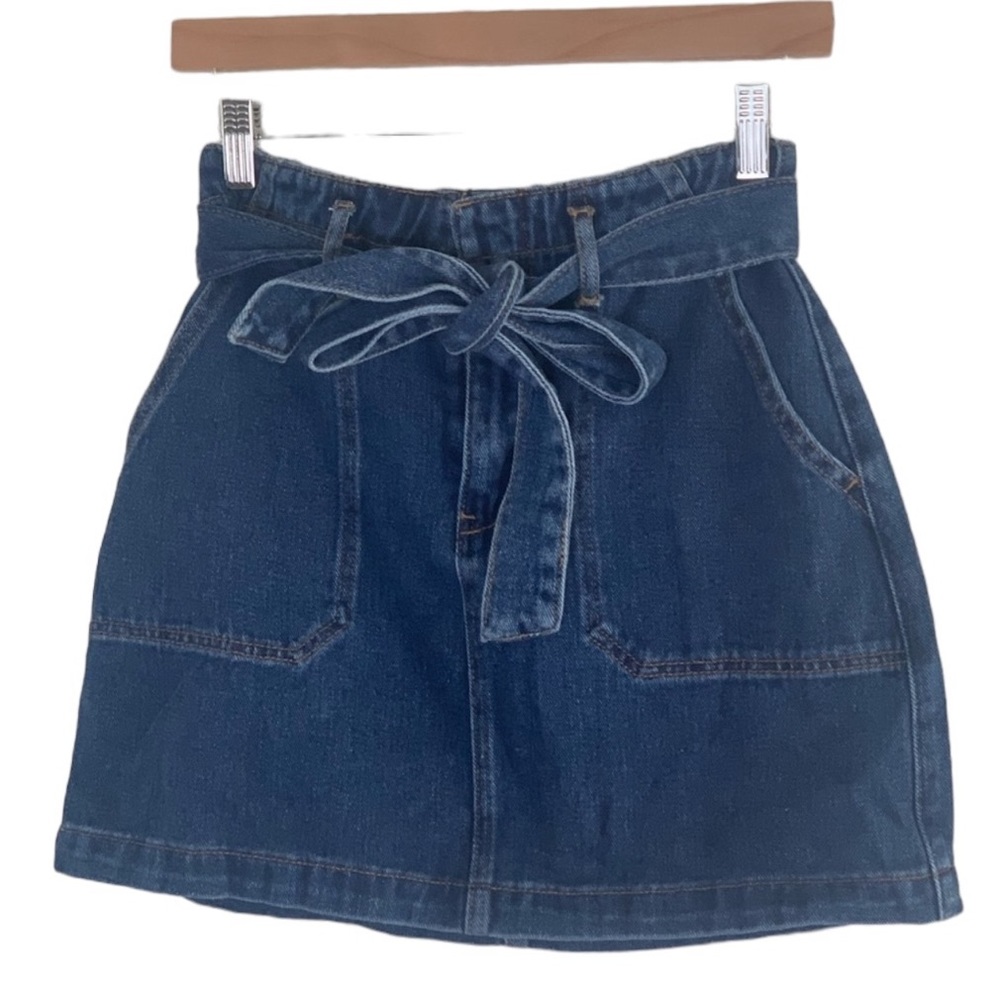 Forever 21 | High rise belted denim mini skirt size medium